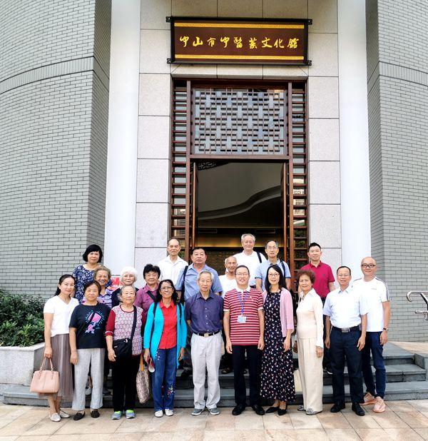 退休黨員參觀中醫院文化館4_wang.jpg