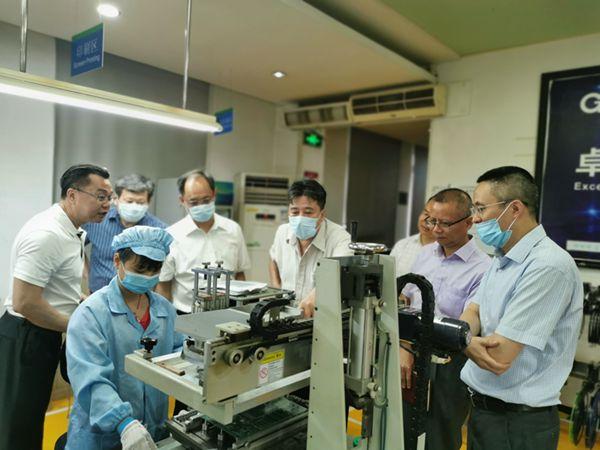 吳竹科副主席在卓梅尼公司車間參觀1_副本.jpg